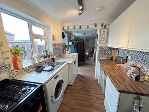 Kitchen - click for photo gallery